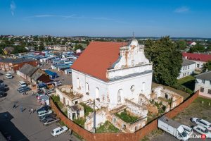 У гістарычным цэнтры Гродна знайшлі невядомыя 400-гадовыя могілкі (абноўлена) Синагога в Слониме