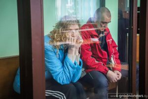 У Гродне судзяць тэлефонных махляроў: яны зарабілі 40 000 рублёў на ашуканстве