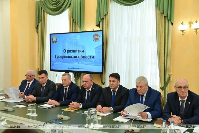 Дарогі і пустыя палацы для скаціны. За што Лукашэнка лаяў Гродзенскую вобласць, дзе не выконваюць яго даручэнні гродзенскія чыноўнікі і Мечыслаў Гой на нарадзе з Лукашэнкам у Гродне