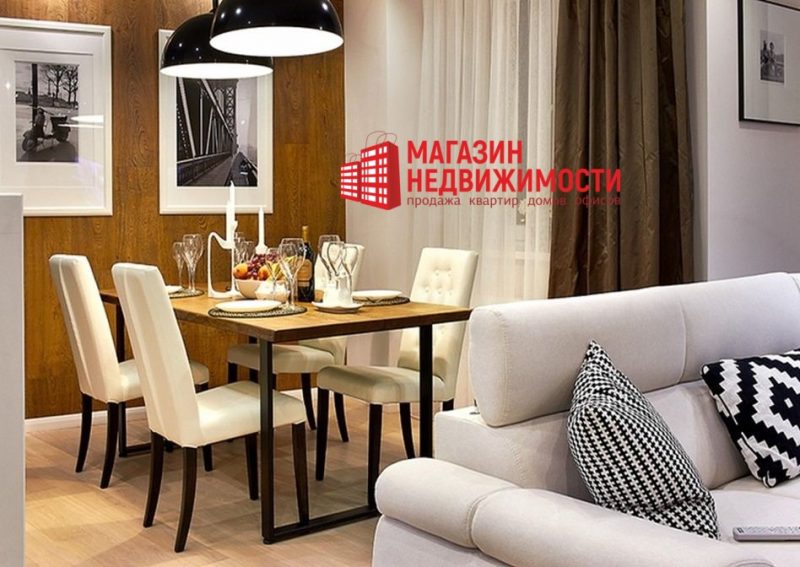 Абедны стол у кватэры ў цэнтры