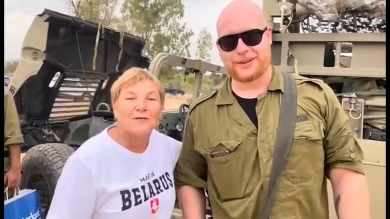 Гродзенскую блогерку Аляксандру Ханевіч будуць эвакуяваць з Ізраіля праз Кіпр і Аўстрыю