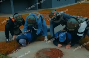 «Я думаў, вязу каштоўныя камяні». Жыхара Гродна судзяць за кантрабанду гашышу на 2 млн долараў Затрыманне ў Ваўкавыску.