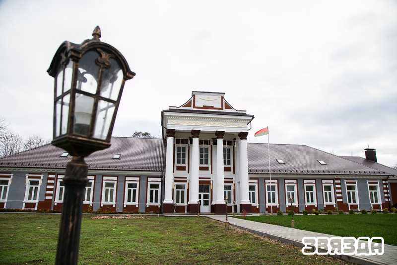 Колхоз имени Мицкевича отремонтировал усадьбу XVIII века, где останавливался король Понятовский