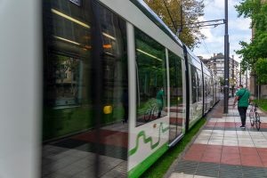 Экалагічны гарадскі транспарт - Трамвай у Віторыя-Гастэйс, Іспанія