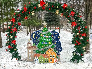 ФОТА: Гродна адзначае Дзень Перамогі алея дызайнерскіх ёлак у гродне
