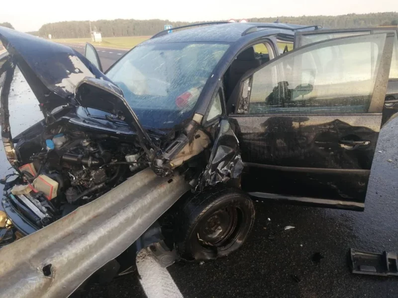 Бяспечны нават пры хуткасці 130 км/г: на М6 з’явіўся новы адбойнік