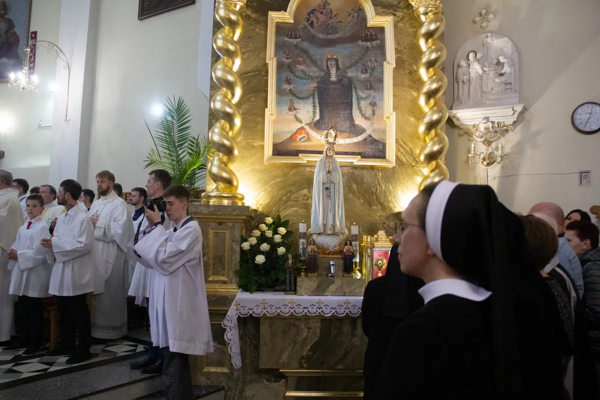 Асвячэнне новых алтароў пабрыгіцкага касцёла