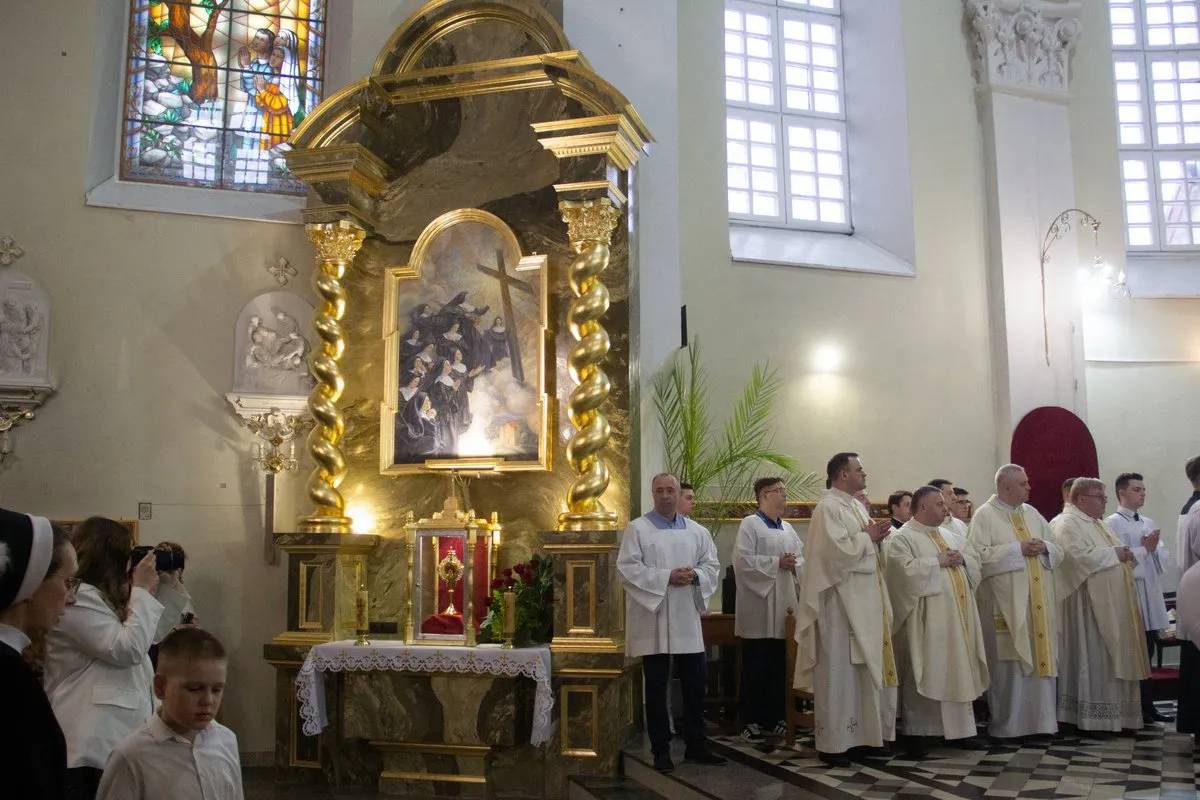 Асвячэнне новых алтароў пабрыгіцкага касцёла