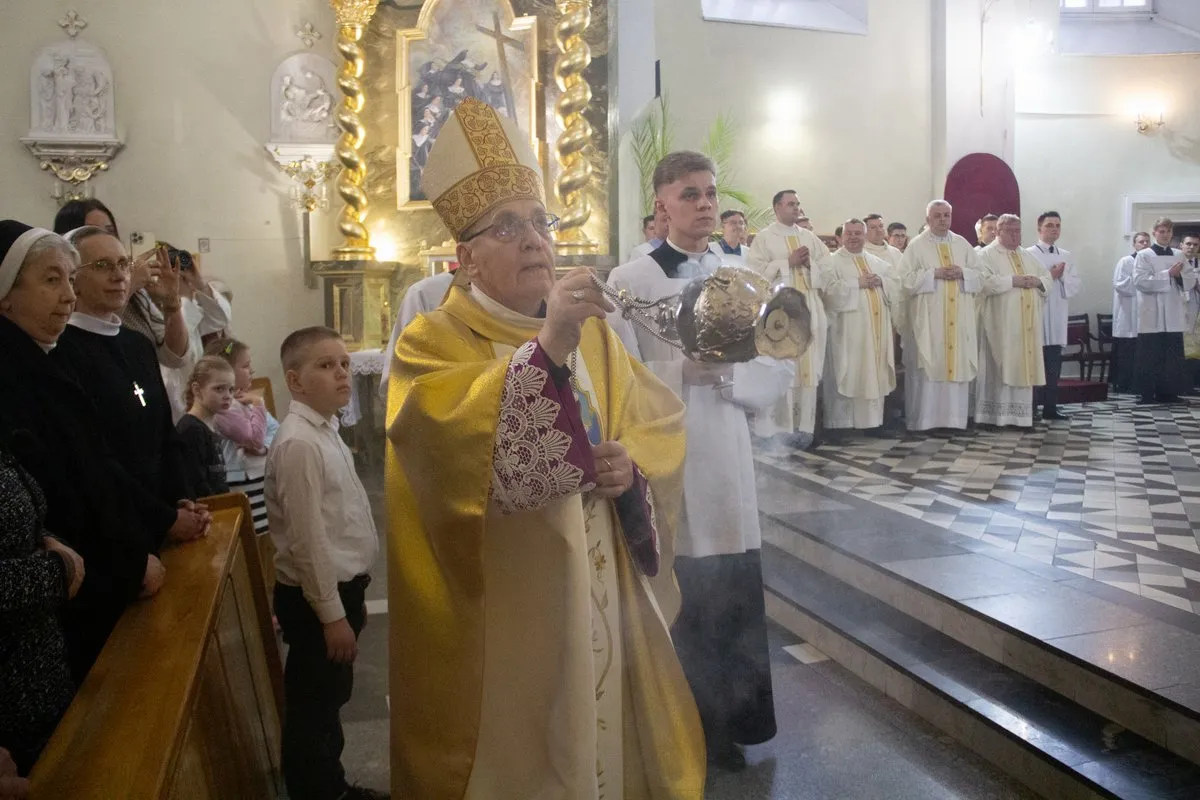 Асвячэнне новых алтароў пабрыгіцкага касцёла