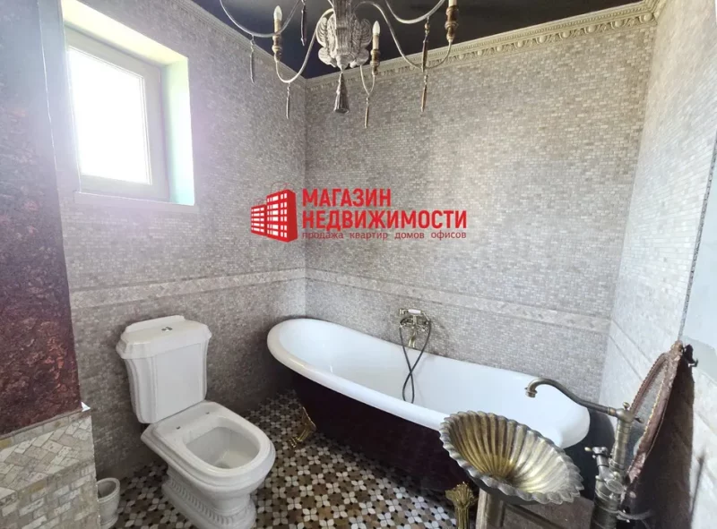 В центре Гродно продается дом-айсберг: подземная часть больше видимой сверху