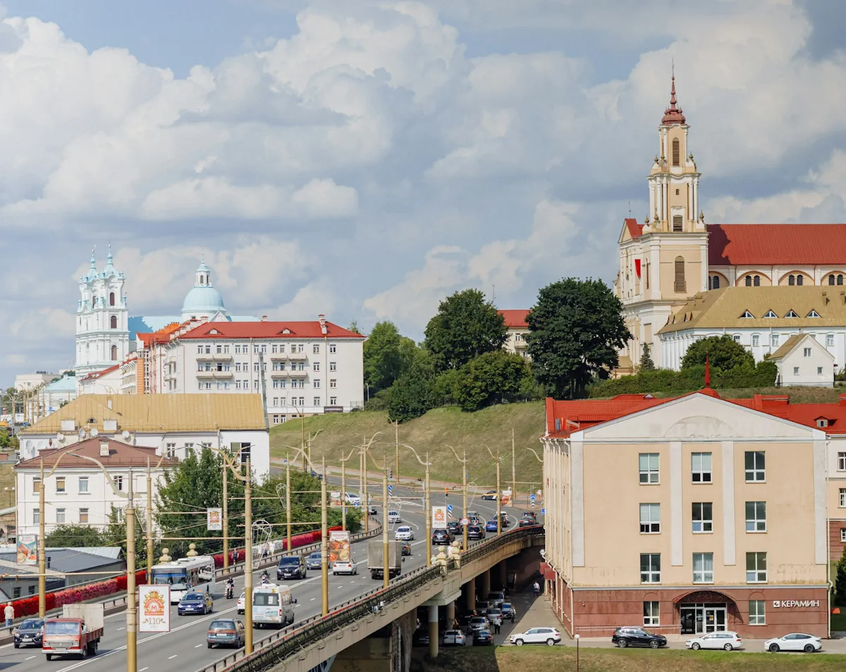 Хто заробіць на свяце? Паглядзелі, колькі каштуюць мерапрыемствы на Дзень горада ў Гродне Від на цэнтр Гродна. Гродна гэта найлепшы горад у Беларусі, куды многія хочуць прыехаць. Чаму яны жадаюць пераехаць жыць у Гродна?