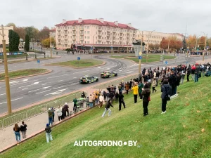 “Усім там нас*аць на жыхароў?” У цэнтры Гродна здымаюць ролік пра дрыфт – вось што думаюць гараджане дрыфт у Гродне