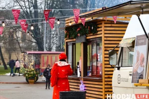 Губерцікі, пернікі і глінтвейн: якія пачастункі і па якой цане з’явяцца на навагоднім кірмашы ў Гродне Навагодні кірмаш у Гродне на Савецкай плошчы. Фота з архіву Hrodna.life