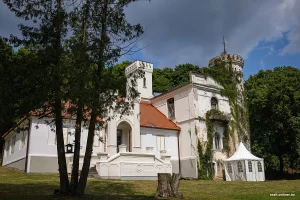 Сядзіба Сегеняў у Красках прымае наведвальнікаў, але патрапіць унутр не атрымаецца