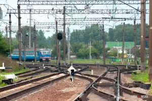 Скідзельскія аўтобусы не спраўляюцца з патокам пасажыраў — гараджане вінавацяць школьнікаў цягнікі чыгунка ЖД