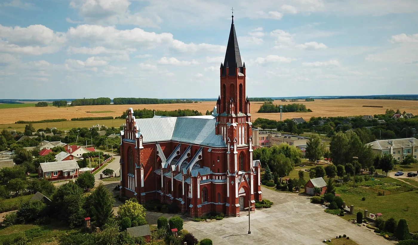 Самыя высокія храмы Гродзенскай вобласці - Касцёл Найсвяцейшай Тройцы ў Шылавічах. Крыніца: vedaj.by