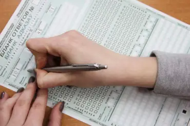 Стобальнікаў усё больш, а паступіць усё цяжэй. Што з паступленнем у ВНУ ў Беларусі ў 2026 годзе?