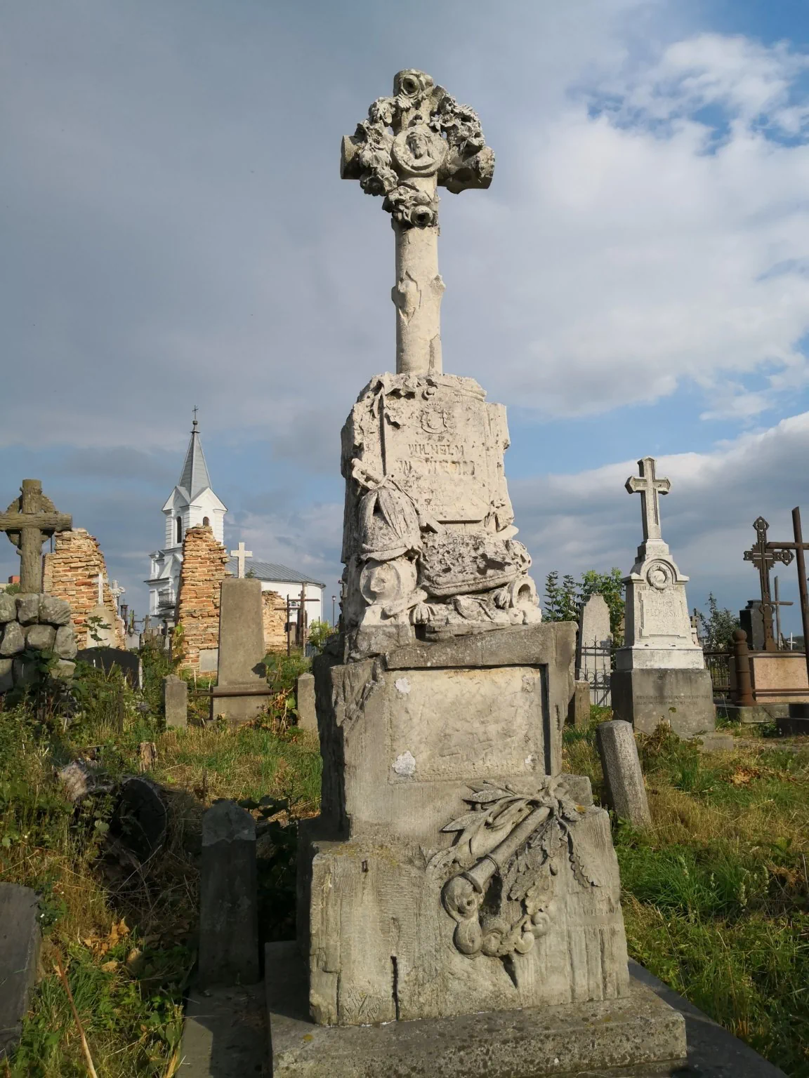 Помнік на магіле Веверна на старых каталіцкіх могілках у Гродне. Фота: graves.by